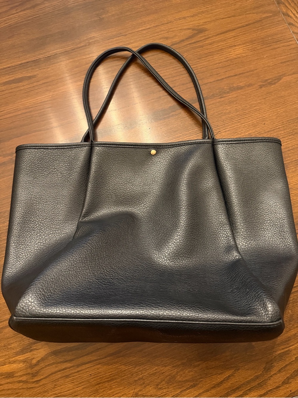 Classic Black Leather Tote Bag - Versatile Everyday Carry